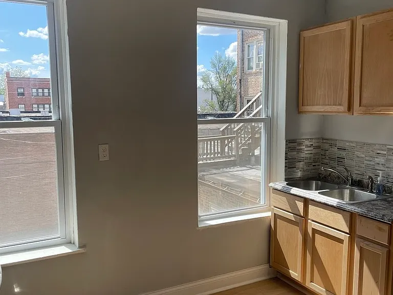 451 E 111th St #2R — Photo 4