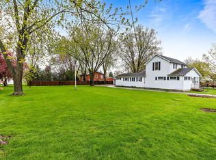 5 Pine St, Three Oaks, MI 49128