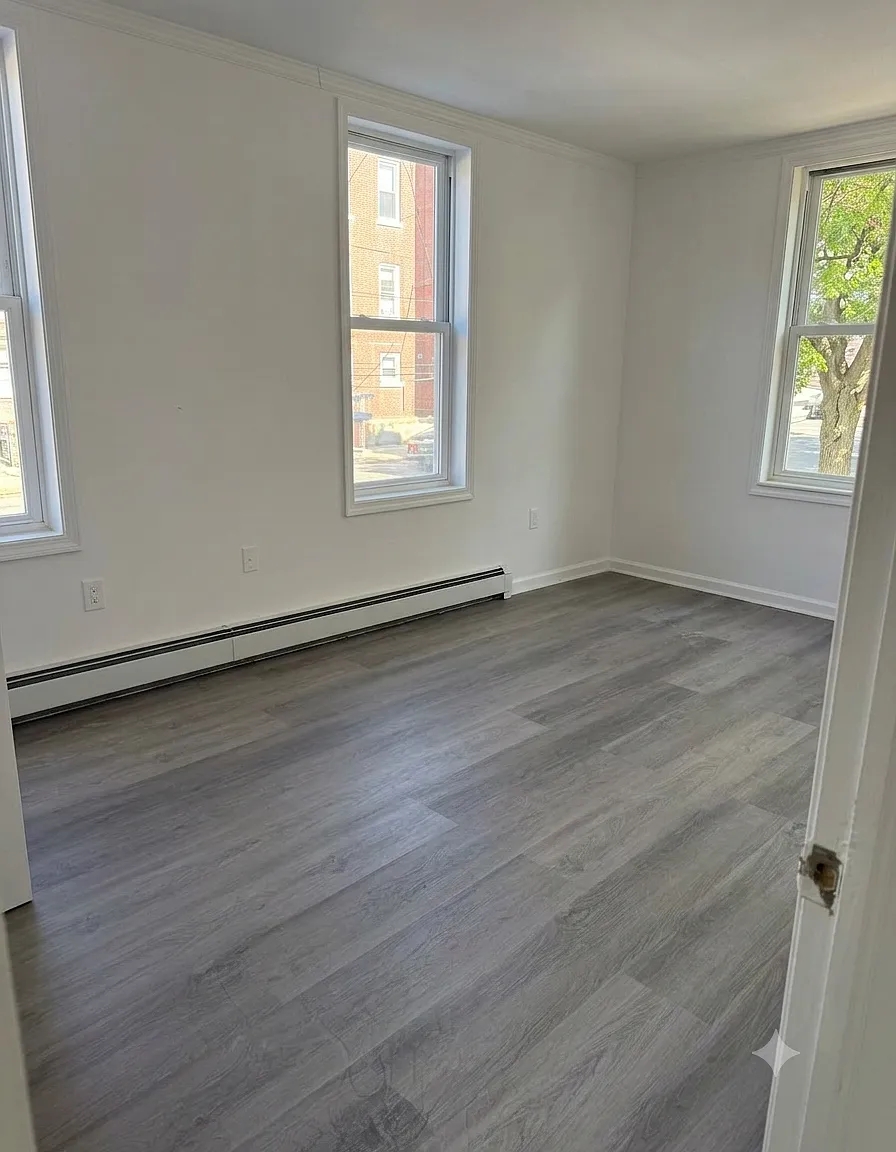 5 bed, 1100 sqft, $4,500 — Photo 3