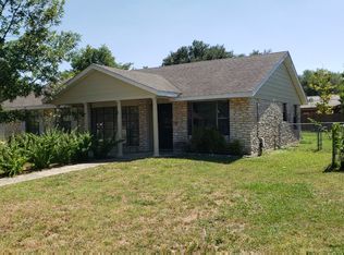821 S Guadalupe St, Lockhart, TX 78644