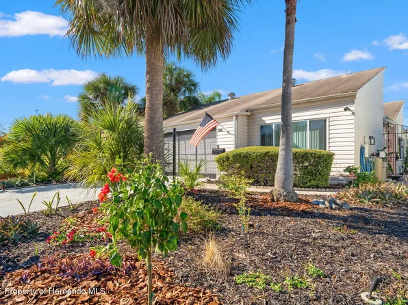 12701 Shell Point Dr, Hudson, FL 34667