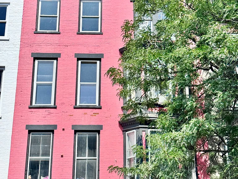 610 Warren St #5 — Photo 1