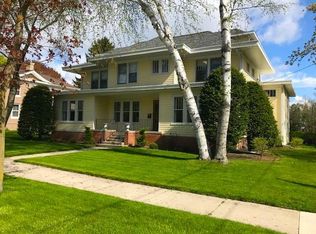602 Park St, Manitowoc, WI 54220