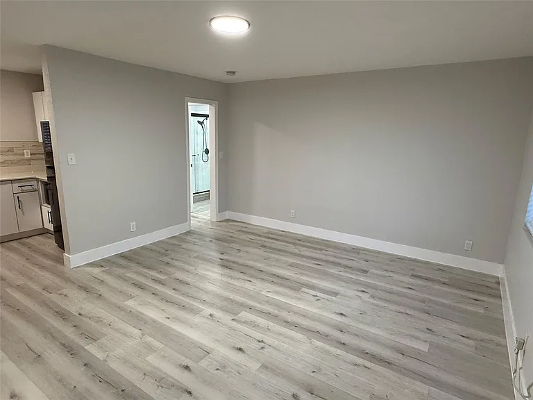 720 NE 7th St #2A — Photo 7