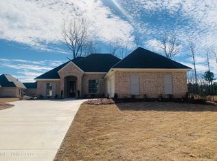 221 Crestwood Pl, Madison, MS 39110