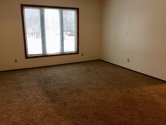3rd image of 223 13th Ave W APT 3