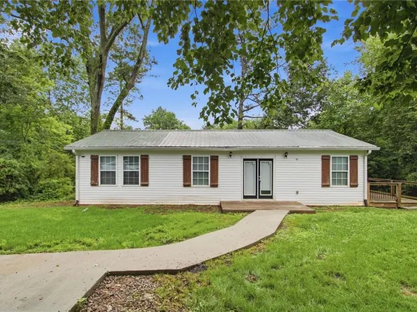 211 1st St, Woodstock, GA 30188
