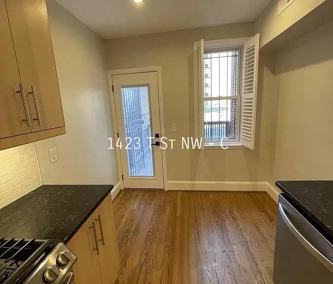 1423 T St NW #C — Photo 16