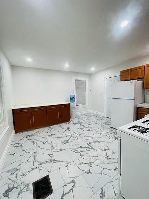 1st image of 88 Albion Pl Floor 1