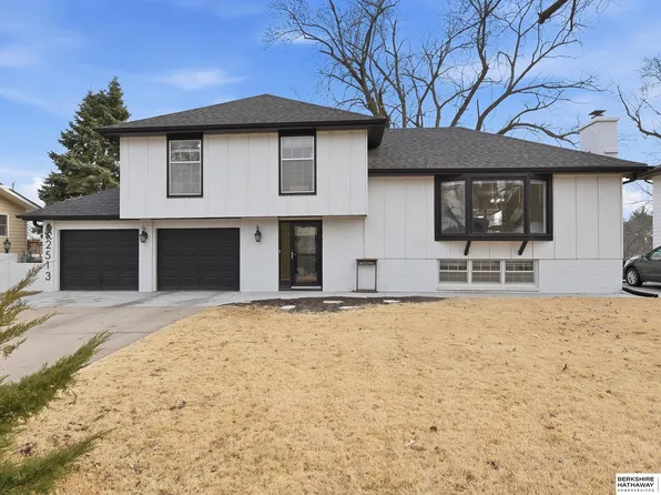 2513 Cornelia St, Bellevue, NE 68147