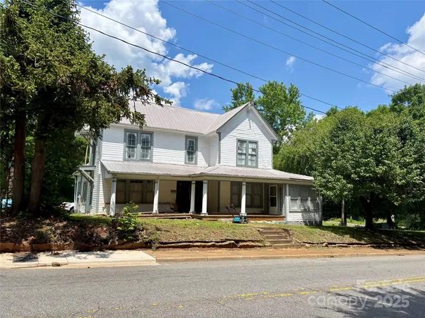 273 E Main Ave, Taylorsville, NC 28681