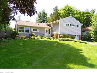 115 Mohegan Dr, West Hartford, CT, 06117