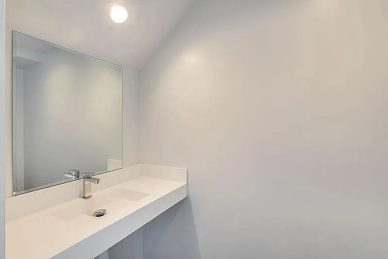 1 bed, 2.0 bath, 724 sqft, $2,200 — Photo 1