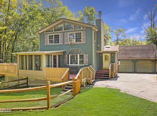 100 Meadow Brook Rd, Matamoras, PA 18336