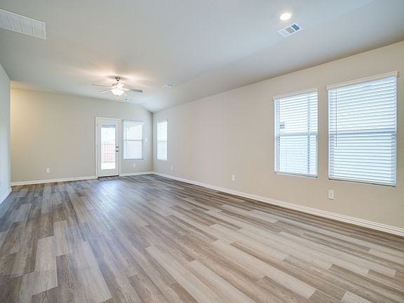 3rd image of 808 Tidal Dr