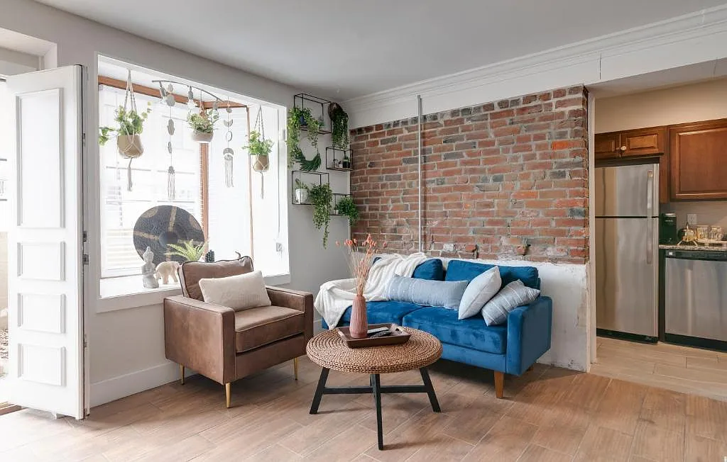 1 bed, $2,000 — Photo 1