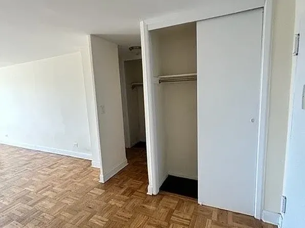 9801 67th Ave APT 14J, Rego Park, NY 11374