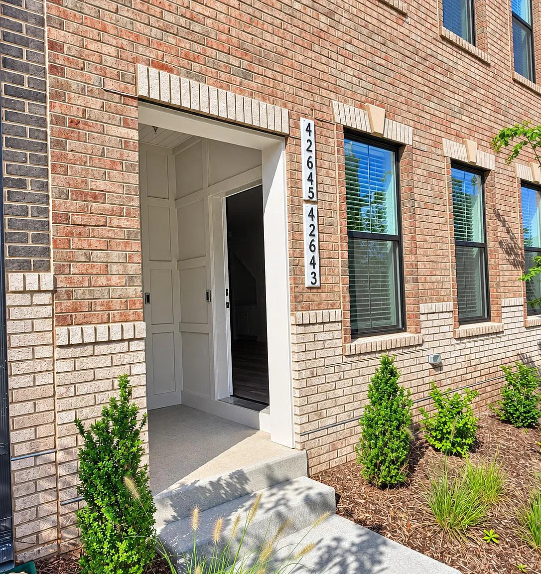 Goose Creek Village Condo — Photo 2