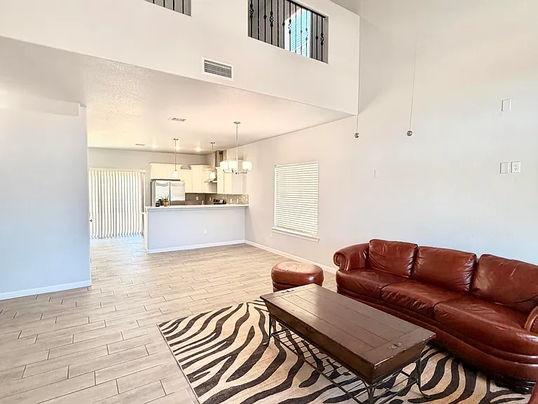 837 Magnolia Park St — Photo 3