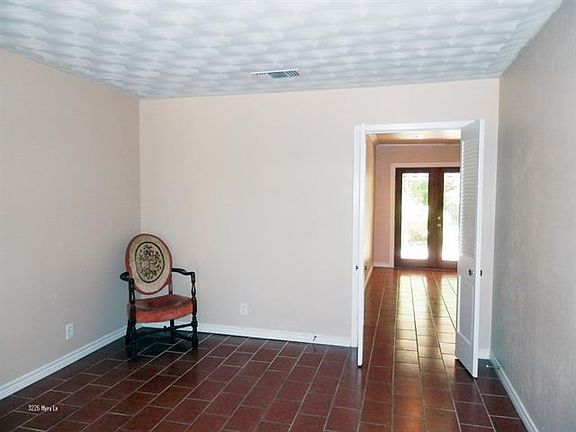 3rd image of 3226 Myra Ln