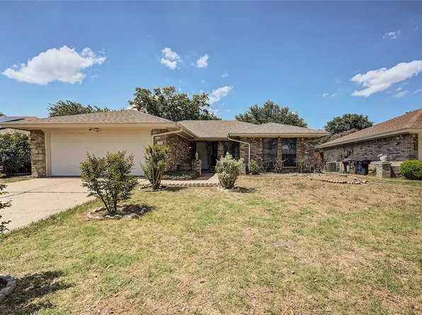 2712 Green Ridge St, Fort Worth, TX 76133
