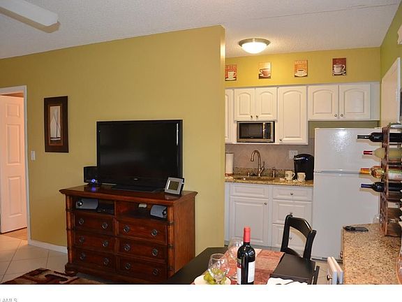 4th image of 167 N Collier Blvd APT M4