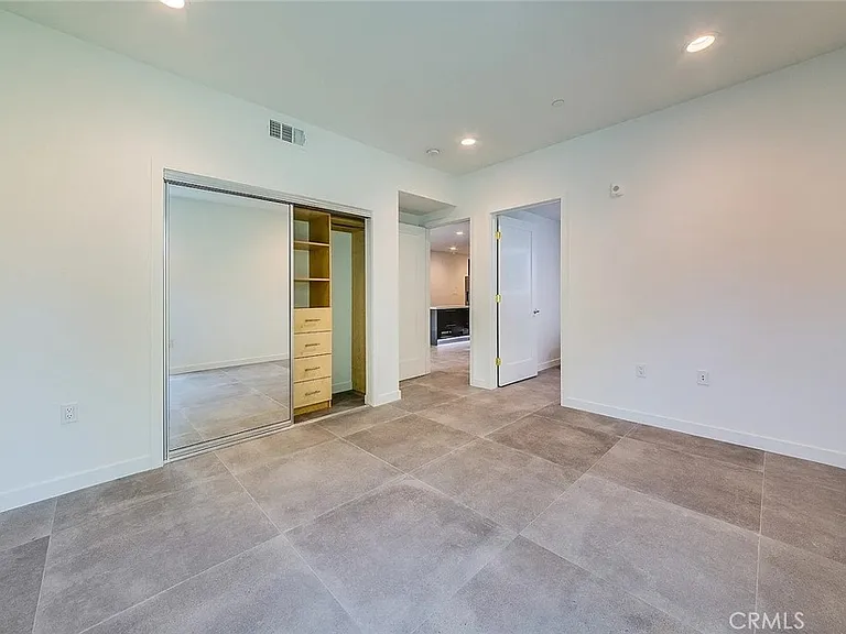 214 S Westmoreland Ave — Photo 10