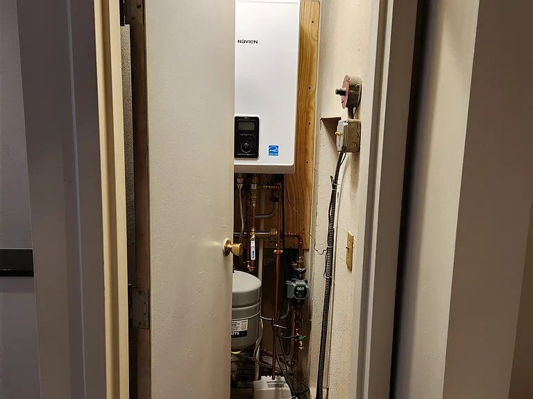 Naiven Heat & Hot water System