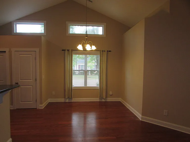 1519 Round Ridge Rd SE — Photo 5