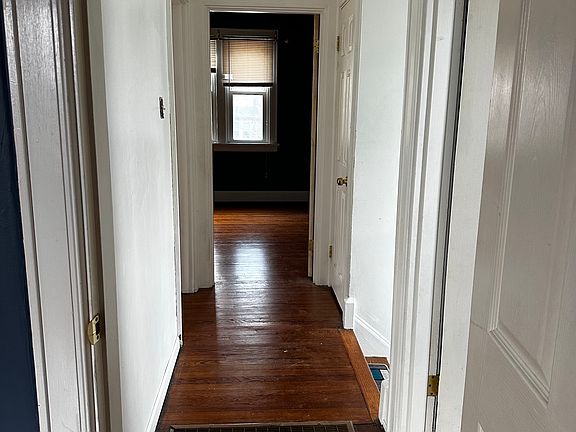 5th image of 510 Rose Hill Ave