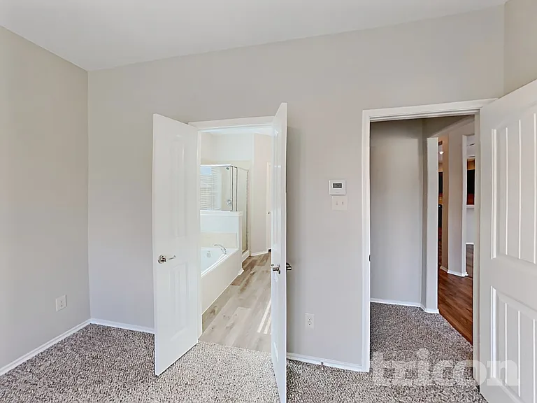 1216 Alder Tree Ln — Photo 8