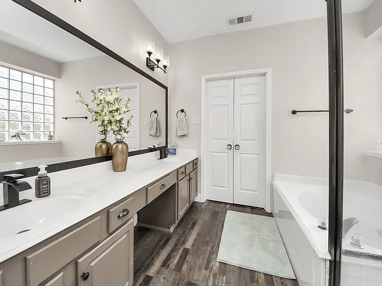 10514 Ravens Way — Photo 26