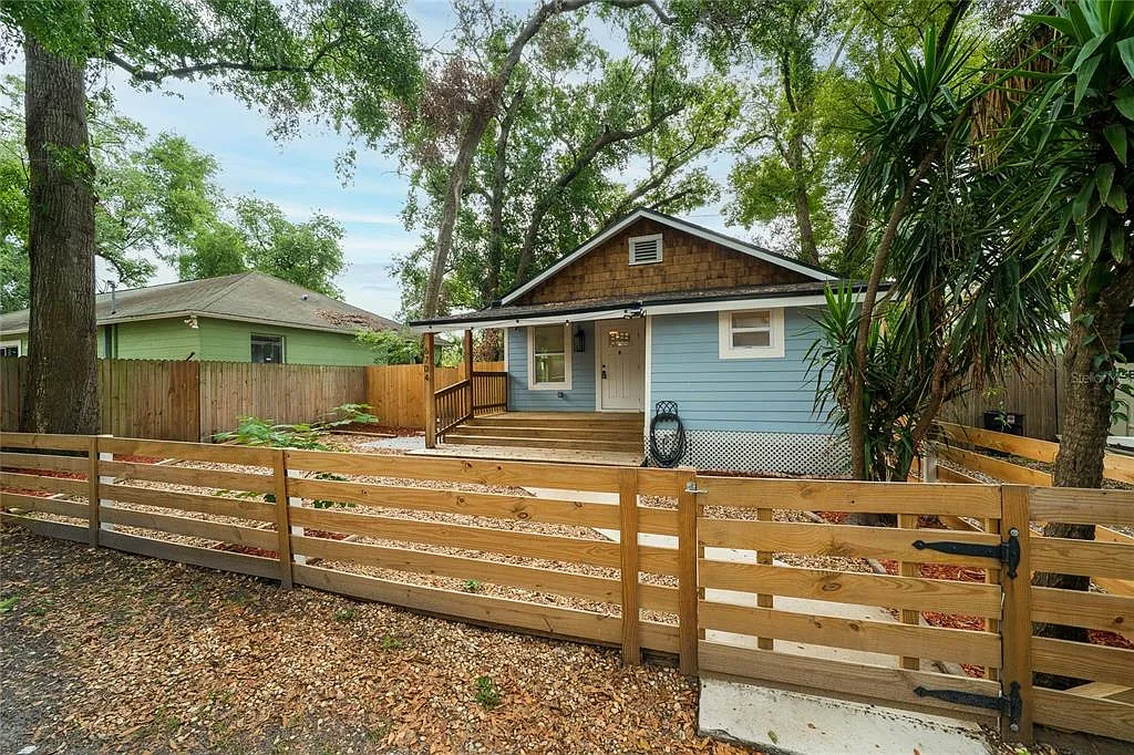3 bed, 3.0 bath, 1412 sqft, $2,600 — Photo 3