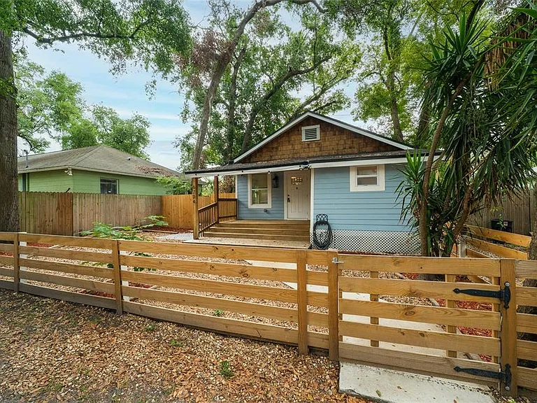 6704 N Taliaferro Ave — Photo 3