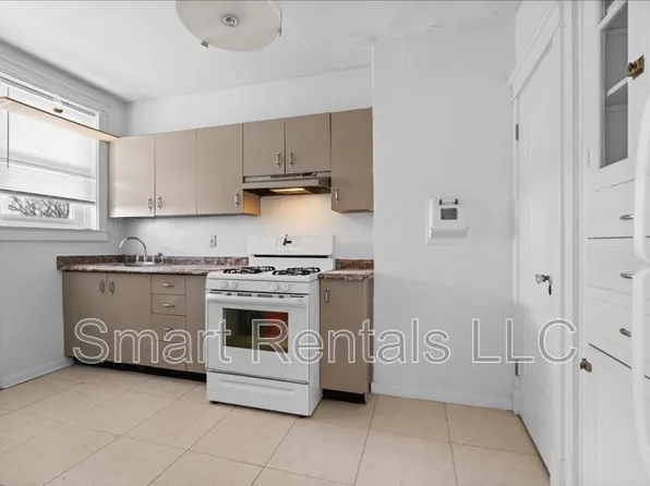 7208 Zephyr Pl #1E, Saint Louis, MO 63143