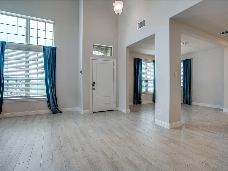 1304 Wildflower Way — Photo 7