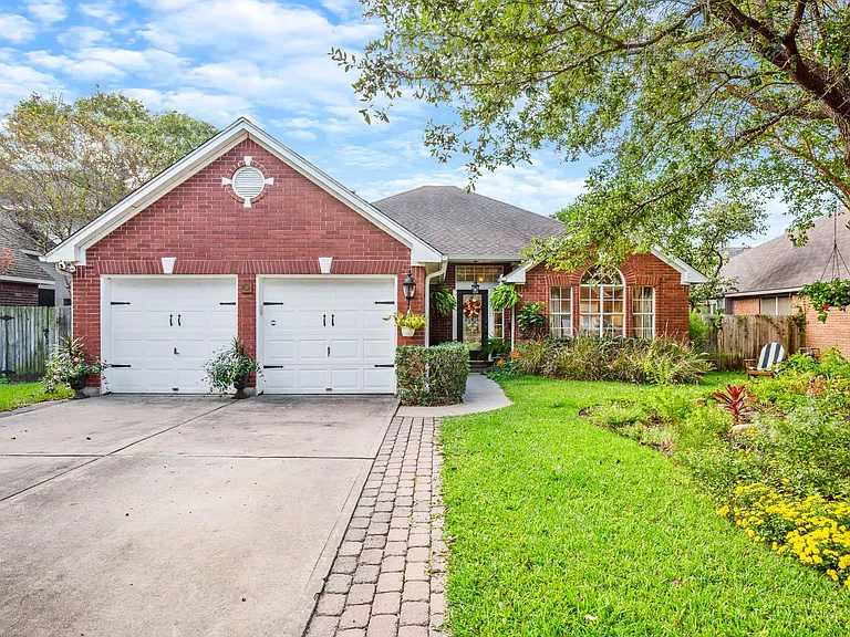 12617 Cinchring Ln — Photo 1