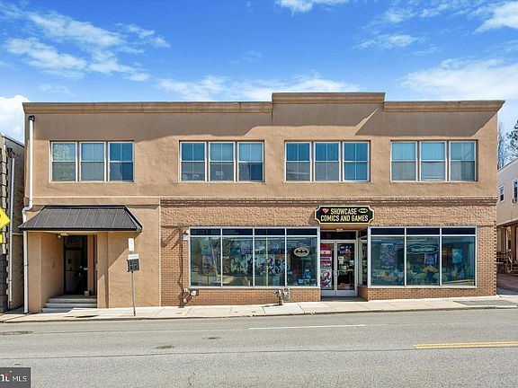 3rd image of 1015-1021 W Lancaster Ave #211