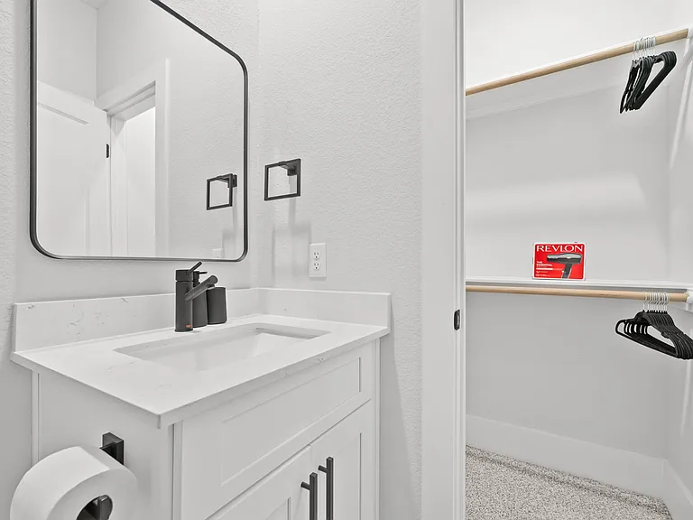 1208 Moody St — Photo 24