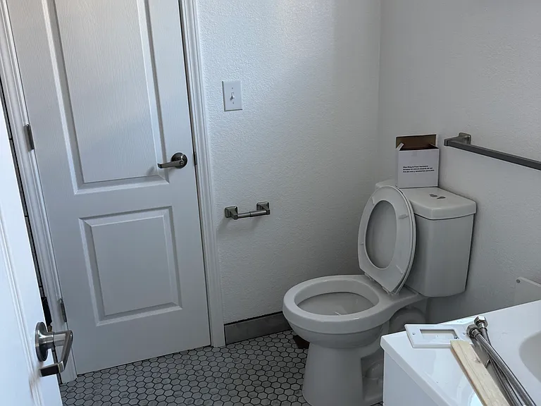 530 N San Joaquin St #2 — Photo 2