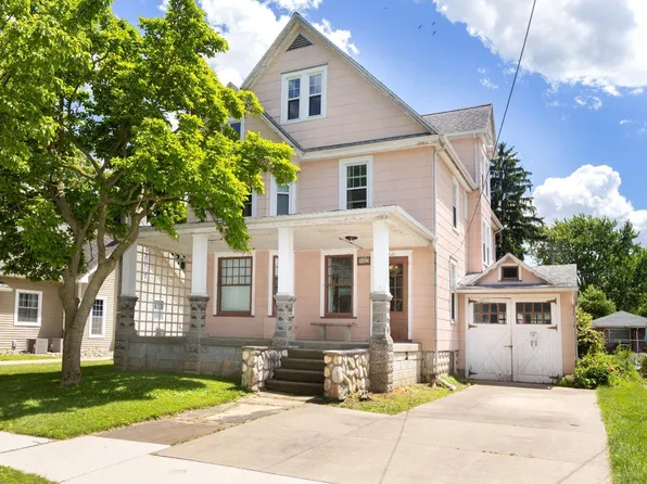 5821 South St, Vermilion, OH 44089