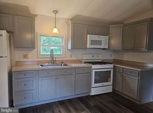 32 Elmer St, Franklinville, NJ 08322