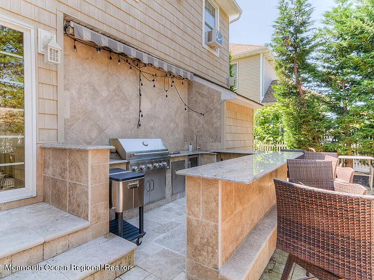 1603 Lake Ave — Photo 21
