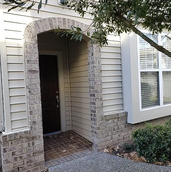 969 Turtle Pond Ln — Photo 3