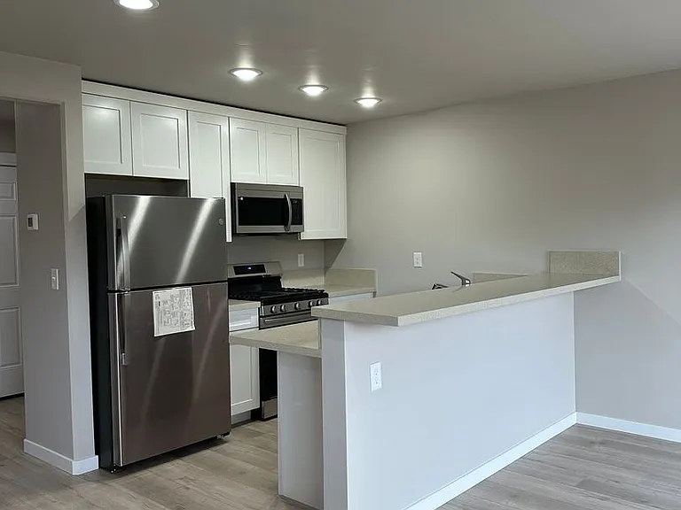 2251 W Ridgewood Dr — Photo 7