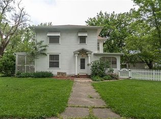 421 W 5th St, Ottawa, KS 66067