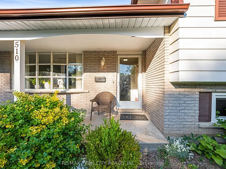 510 Edenbrook Pl — Photo 2
