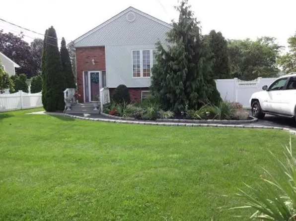 436 Grundy Ave, Holbrook, NY 11741