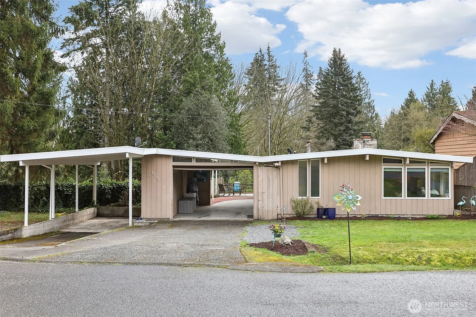 8515 Valhalla Drive photo 1