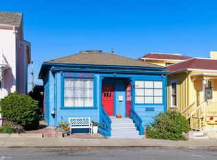 220 17th St, Pacific Grove, CA 93950